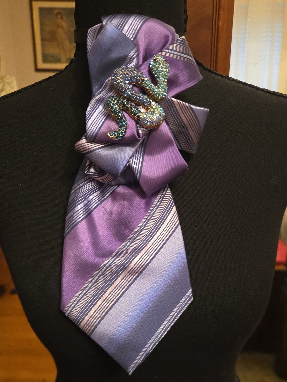 Purple Stripe Men's Necktie with Decorative Snake Brooch